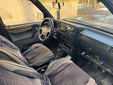 2 9 тди: Volkswagen Golf: 1992 г., 1.6 л, Кол менен иштөөчү, Дизель, Хетчбек — 10