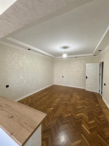 binə əmlak: Bakı, Bakıxanov qəs., 4 otaqlı, Köhnə tikili, 75 kv. m — 2