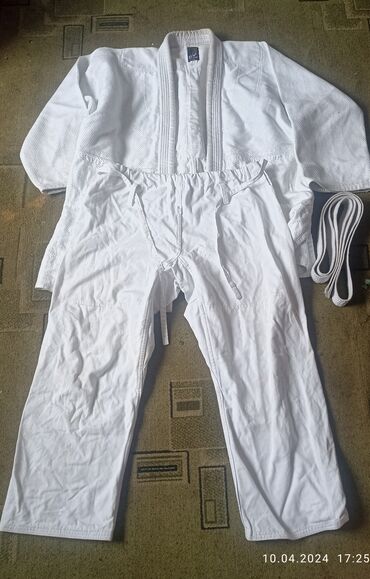 военная форма камуфляж: Форма дзюдо,размер 5/180,носил месяц но нужно 1 раз помыть форму