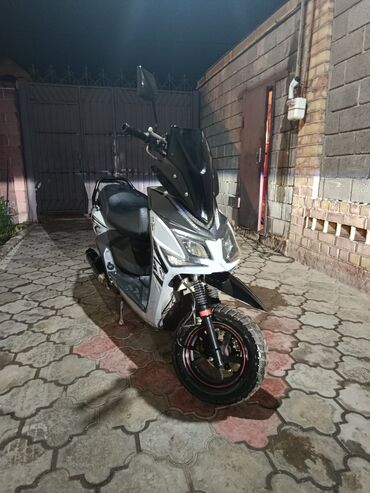 скутер м10: Скутер Yamaha, 150 куб. см, Бензин