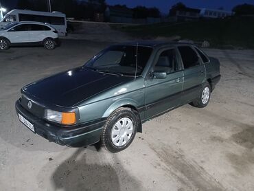 Volkswagen: Volkswagen Passat: 1991 г., 1.8 л, Механика, Бензин, Седан