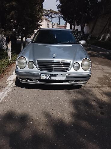 Mercedes-Benz: Mercedes-Benz E-Class: 2.2 l | 2000 il Sedan — 1