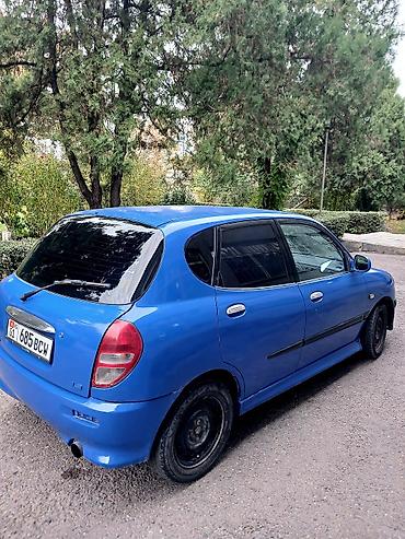 bmw 2: Daihatsu Sirion: 2002 г., 1.3 л, Механика, Бензин, Хэтчбэк — 4