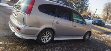 обмен на 570: Honda Stream: 2002 г., 2 л, Автомат, Бензин, Минивэн