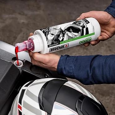 kompresor klime: IPONE R2000 SCOOT je polusintetičko motorno ulje dizajnirano za 2T — 2