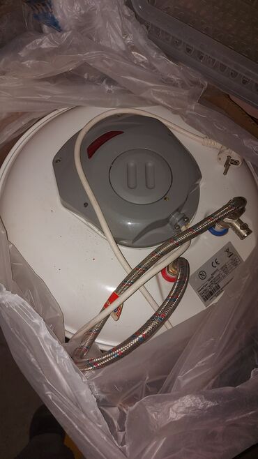 скупка аристона: Накопительный водонагреватель Объем бака: 80 л, Aquahot, Электрический, Панель управления, Эмалированная сталь, Б/у