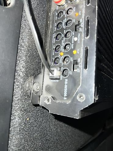avto maqnitolalar: Avtomobil üçün audio komplekti - Gücləndirici: Reiss Audio RS-W5000.5 — 2