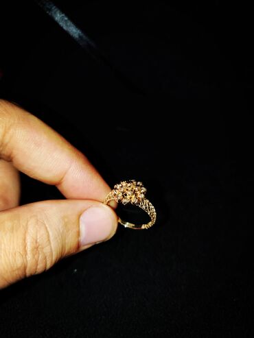 Zərgərlik dəstləri: Dəstə daxildir: Üzük, Sırğa, Pandora, Sarı qızıl, 585 Əyar, 518 g — 4