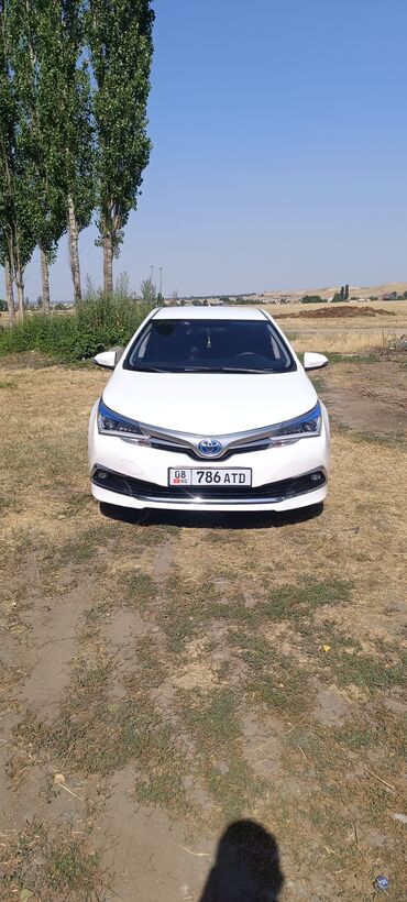 купить машину шевроле: Toyota Corolla: 2018 г., 1.8 л, Автомат, Гибрид, Седан