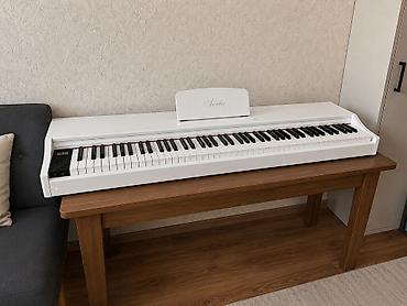 volta vs2: Piano Suita Ağ Rəqəmsal işlənmiş görünüşünə baxmayaraq, pianino tam — 1