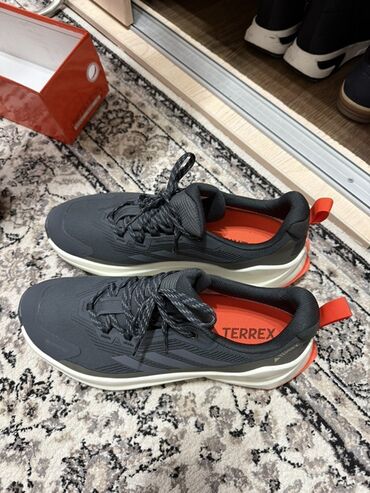 хромлипаза купить в бишкеке: Кроссовки adidas Terrex (надпись TERREX на стельке)