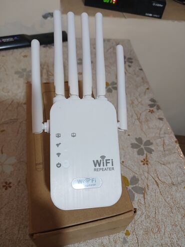 Masaüstü kompüterlər və iş stansiyaları: WiFi Repeater – 6 antennali gücləndirici Xüsusiyyətlər: - 6 ədəd