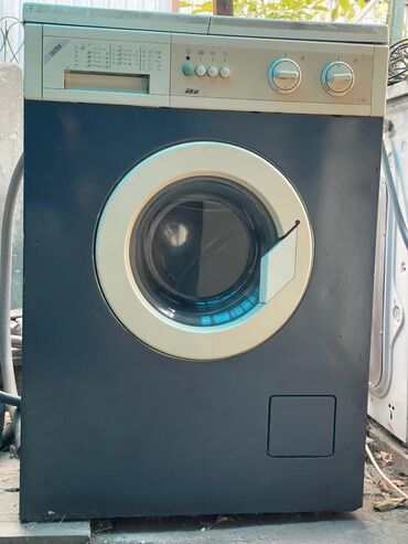 малочный апарат: Стиральная машина Miele, Б/у, Автомат, До 5 кг, Полноразмерная