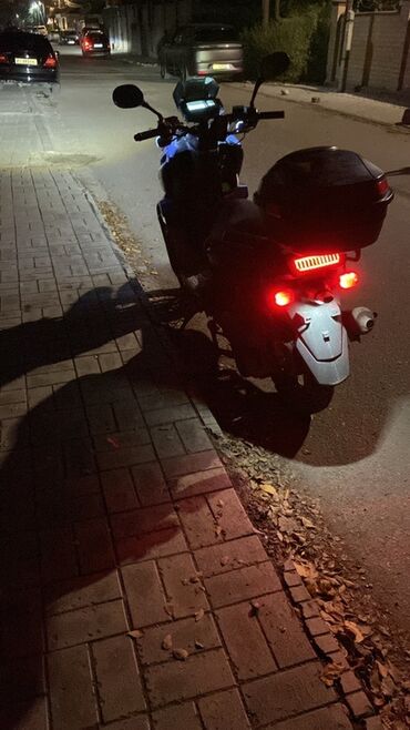 кочкор афто: Макси-скутер Tank, 180 куб. см, Бензин, Колдонулган