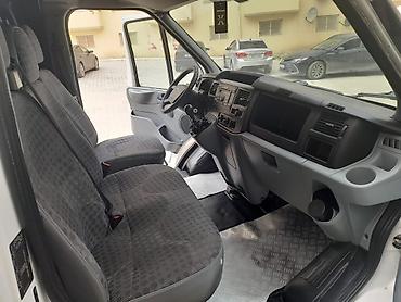 Ford Transit yük furgonu - Korpus: qısa baza, ağ rəng, sürgülü yan