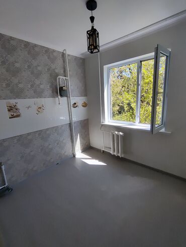 2 комнатные квартиры в бишкеке купить: 2 комнаты, 43 м², 104 серия, 3 этаж, Евроремонт