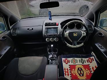 Honda: Honda Fit: 2005 г., 1.5 л, Вариатор, Бензин, Хэтчбэк — 7