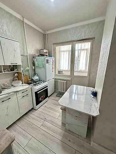 Продажа квартир: 2 комнаты, 52 м², Ак-Эмир рынок 106 серия, 8 этаж, Старый ремонт — 3