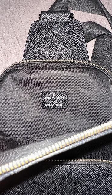 Сумки: Сумка‑слинг Louis Vuitton, черная Замок подлагивает - Формат — 3