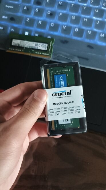 Masaüstü kompüterlər və iş stansiyaları: Operativ yaddaş (RAM) Crucial, 8 GB, 3200 Mhz, DDR4, Noutbuk üçün, Yeni