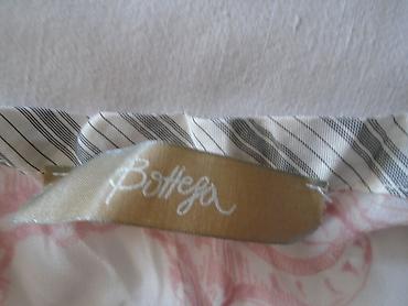 Tunike: Nežna original Bottega tunika, bela sa roze cvetovima i detaljima od — 2