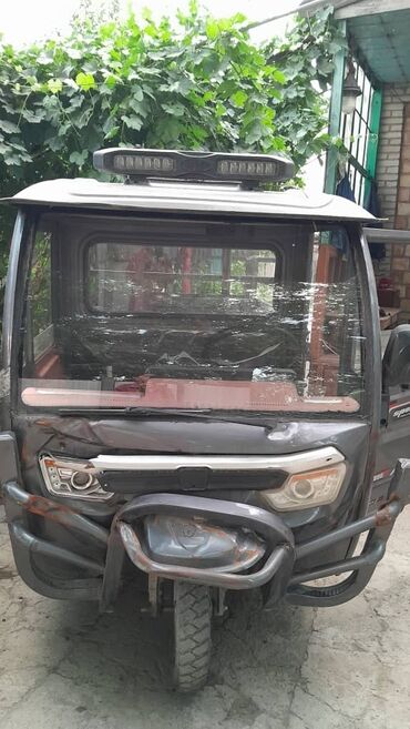 дом на колесиках: Жеңил жүк ташуучу унаа, Стандарт, 2 т, Колдонулган