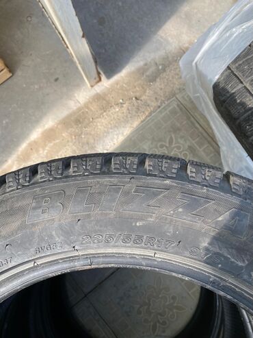 нексия колеса: Шины 225 / 55 / R 17, Зима, Б/у, Комплект, Легковые, Bridgestone