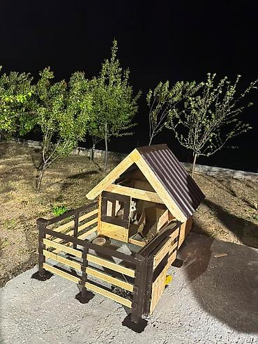 heyvanlar itler: Açıq hava üçün taxta it evi – eyvanlı model - Material: möhkəm taxta — 2