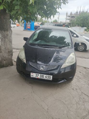 мисубиси кольт: Honda Fit: 2010 г., 1.3 л, Вариатор, Бензин, Хетчбек