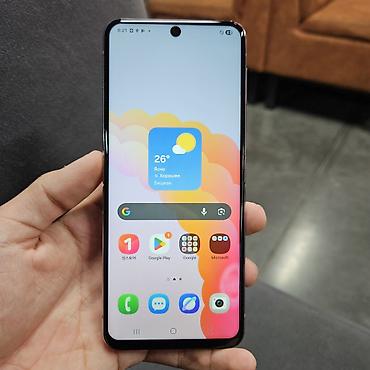 телефон раскладной: 📱 Samsung Galaxy Z Flip4 8/256GB 🔹 Память: 8/256 ГБ 🖥️ Экран: LCD (не — 1