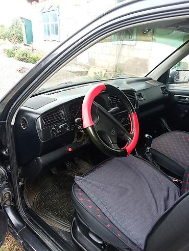 резиновое: Volkswagen Golf: 1993 г., 1.6 л, Механика, Бензин, Хэтчбэк — 8
