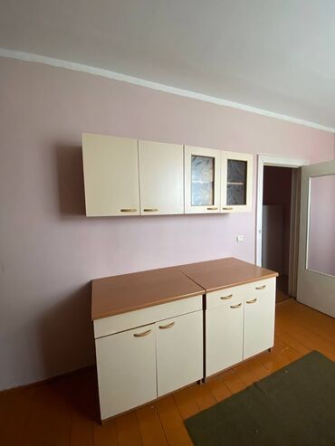 бу мебель для спальни: Кухонный Стол, цвет - Бежевый, Б/у