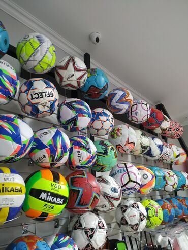 Бутсы: Футбольные мячи мяч футбол Помимо форм у нас есть в продаже : -