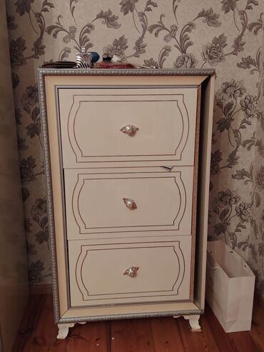 Komodlar: Güzgüsüz — 7