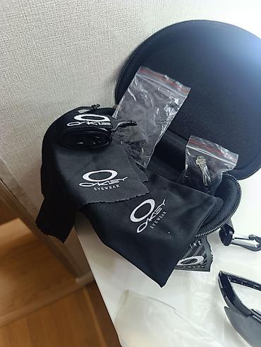 oakley: Gün eynəyi, Yeni — 3