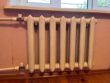 radiator islenmis: Bir dənəsi 50 manat 
2sini götürənlə razılaşmaq olar