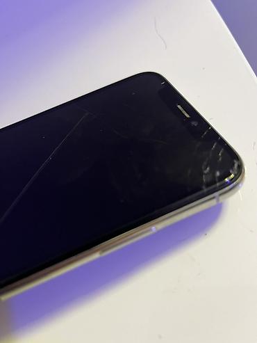 Apple iPhone: IPhone X, Gümüşü — 9