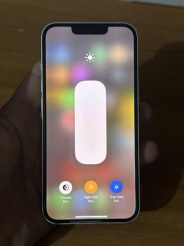 Apple iPhone: IPhone 13, Б/у, 256 ГБ, Белый, Чехол, 76 % — 6