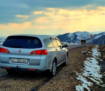 belosnezhka i sem gnomov: Honda Accord: 2004 г., 2 л, Механика, Бензин, Универсал