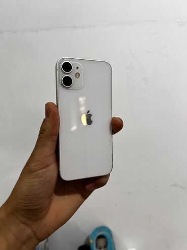 Apple iPhone: IPhone 12 mini, Новый, 64 ГБ, Белый, Зарядное устройство, Защитное стекло, Чехол, 78 %