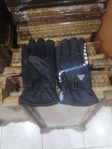 Moto dəbilqələr: 1-ci şəkildəki Baqaj 95 aznMoto Dəbilqələr Ag qarşı enli şüşəli 29azn — 22