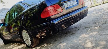 Mercedes-Benz: Mercedes-Benz E-Class: 2 l | 1997 il Sedan — 5