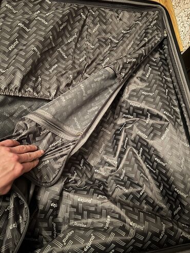 Çamadanlar: 2 defe istifade olunmus camadandir. Boyukdur ve cibleri coxdu sekilde — 10