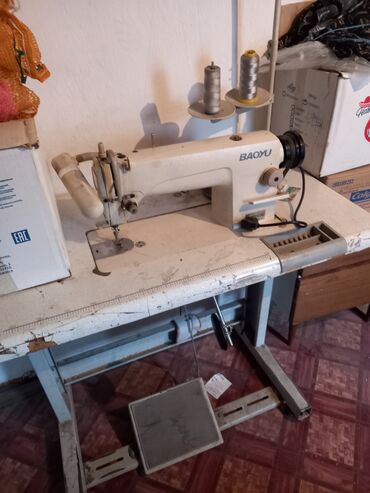 Промышленные швейные машинки: Продаётся . как купили так стоит без дела