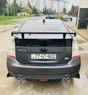 Toyota: Toyota Prius: 1.8 l | 2015 il Hetçbek — 1