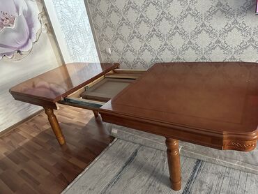 мебель для: Продается раздвижной стол! Состояние 10/10! Хорошо подходит тем у