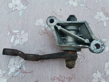 Auto delovi: Nosač spona Lada 7 Riva br. 1 i 2. Polovno, očuvano, sa ležajevima — 12