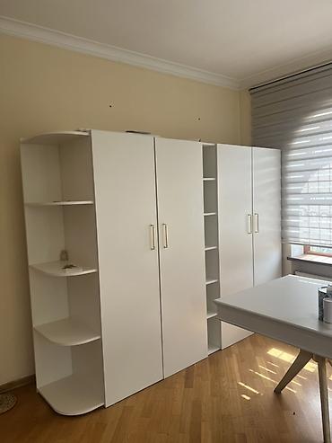 Ağ rəngli ofis mebel dəsti Tərkib: - Geniş iş/konfrans masası