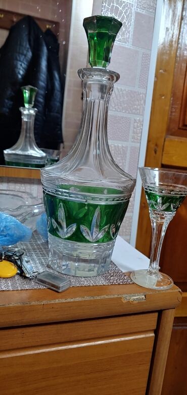пасуда бишкек: Продаю набор Хрусталь/ стекло. кувшин и 6 рюмок.? состояние целое.все