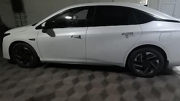 gac gs7: Электромобиль GAC Aion S (белый седан) Ключевые особенности: - — 2